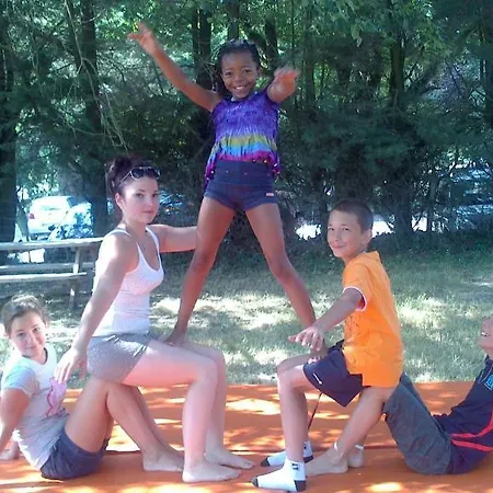 Camping Les 3 Chenes Kemping *